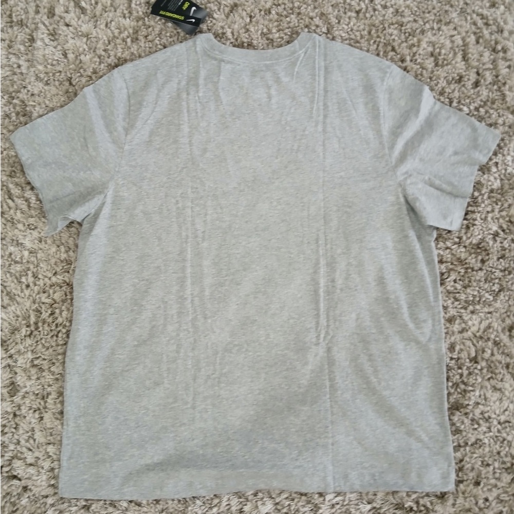 Nike Men's Light Gray Short Sleeve Tee - Picture 2 of 4
